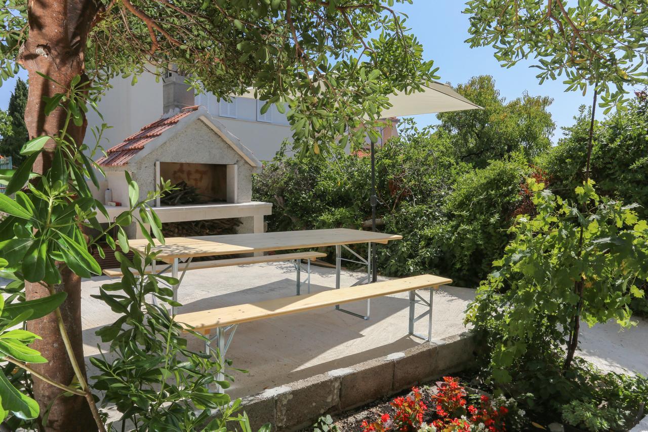 Apartment Vitaic Supetar Exterior foto