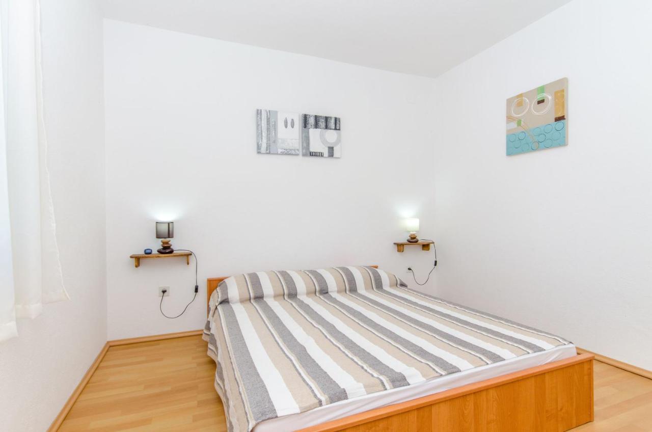 Apartment Vitaic Supetar Exterior foto